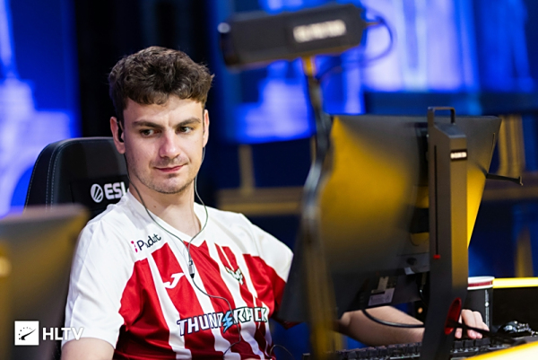 韩媒评2025年LCK最佳新人：T1两人荣获提名